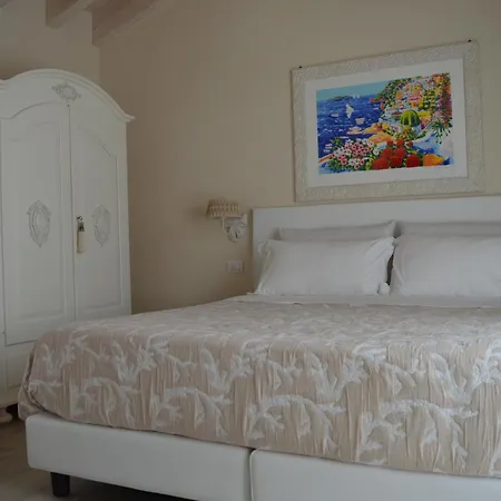 Frühstückspension La Fiaba 4*