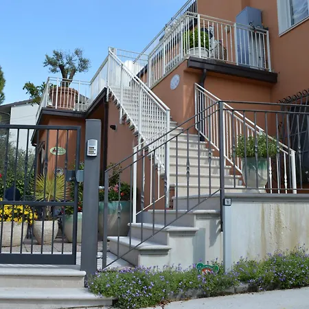 Frühstückspension La Fiaba 4*