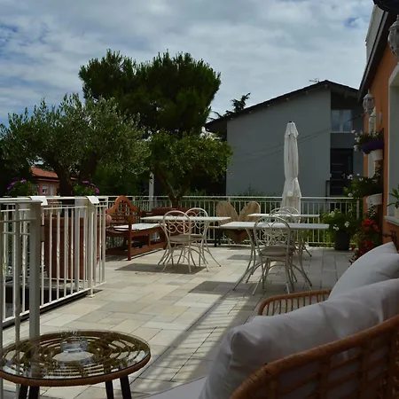 La Fiaba לינה וארוחת בוקר